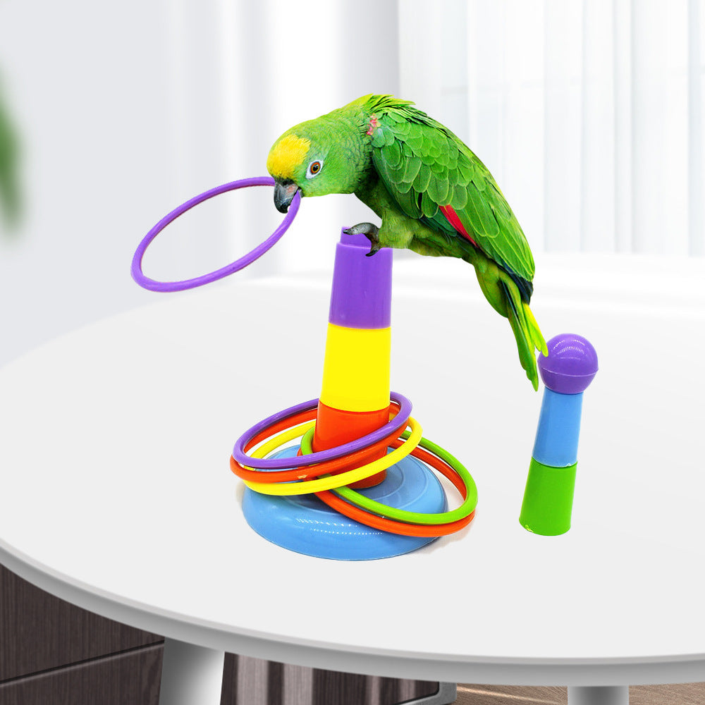 Plastic bird toy for parrots, 15.5cm height, adjustable parts for customizable play, base diameter 7cm, ferrule diameter 7.3cm. Colors shipped randomly.